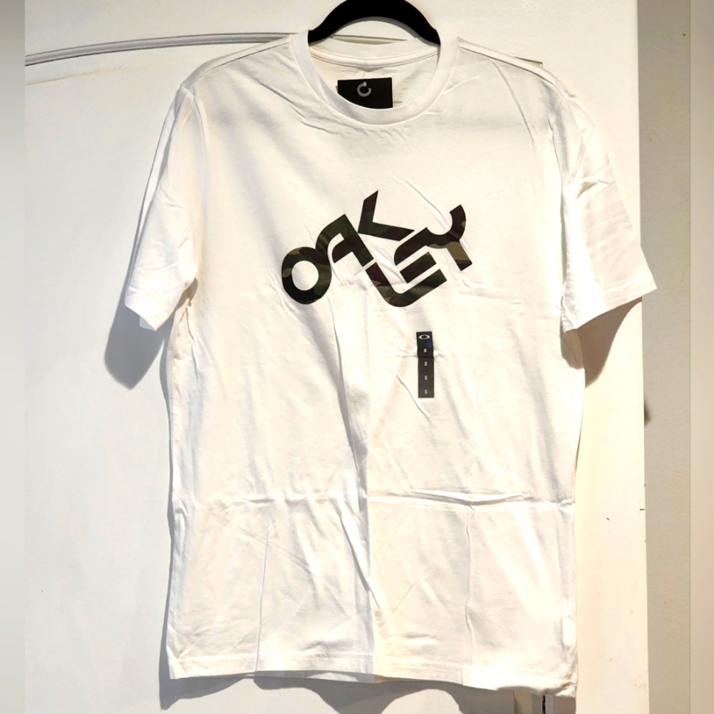 Men's Oakley Shirt
